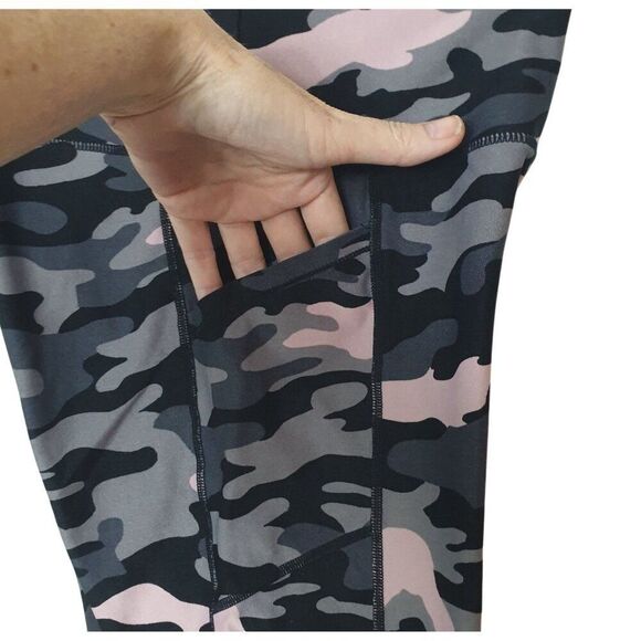 Calvin Klein Womens Athletic Shorts M Camo Print Biker Pockets Spandex Yoga - Picture 4 of 8